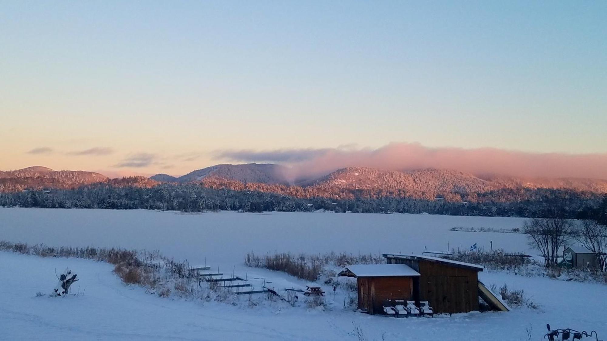 Resort Lac Ste-Marie Lac Sainte-Marie Exterior foto